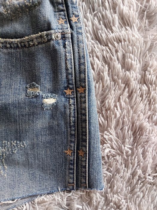 Маркови къси панталони с етикет