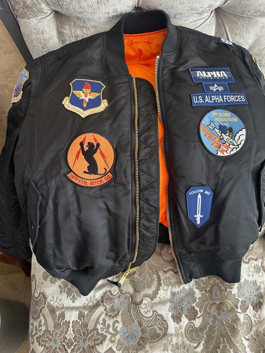 Бомбер Alpha industries