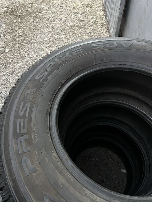 255/70/16 Maxxis Pressa Spike Suv