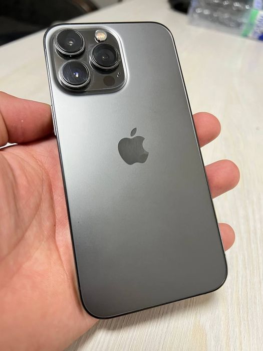 Iphone 13 pro amerkanskiy srochno sotiladi 

Pamit 128gb 

Rangi Qora