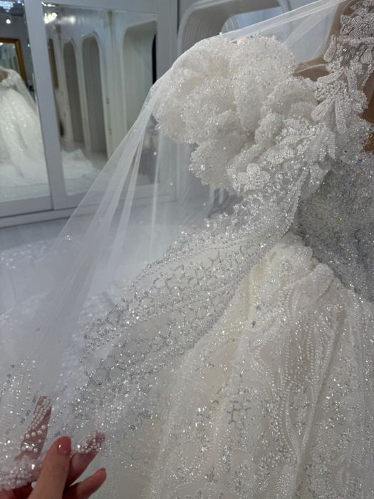 Rochie de mireasa realizată pe comandă în atelierul -FridaXhoiXhei-