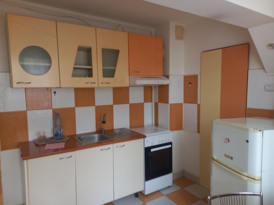 Închiriez  apartament 1 cameră decomandat 38 mp et 1
