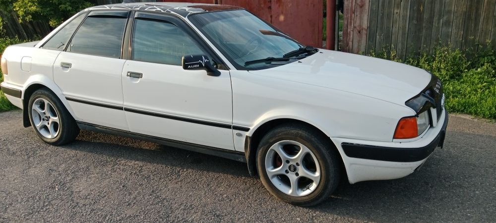 Продам Ауди б4...