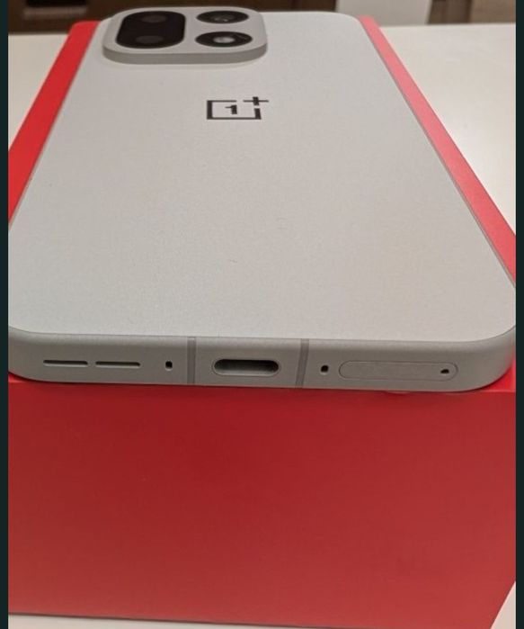 Vând oneplus 15 cu garanție preț fix