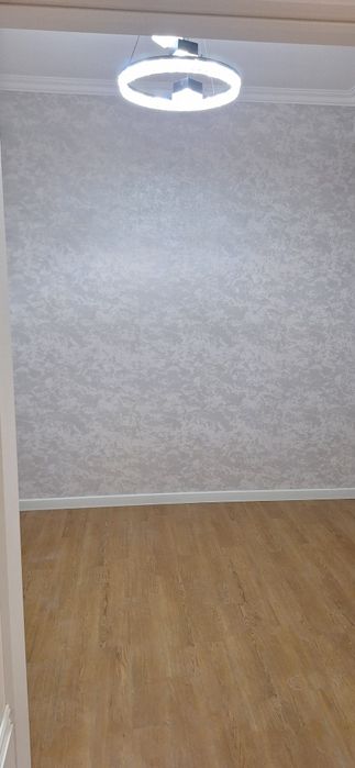 В Чирчике Продаётся квартира новостройка .орен Карвон бозор