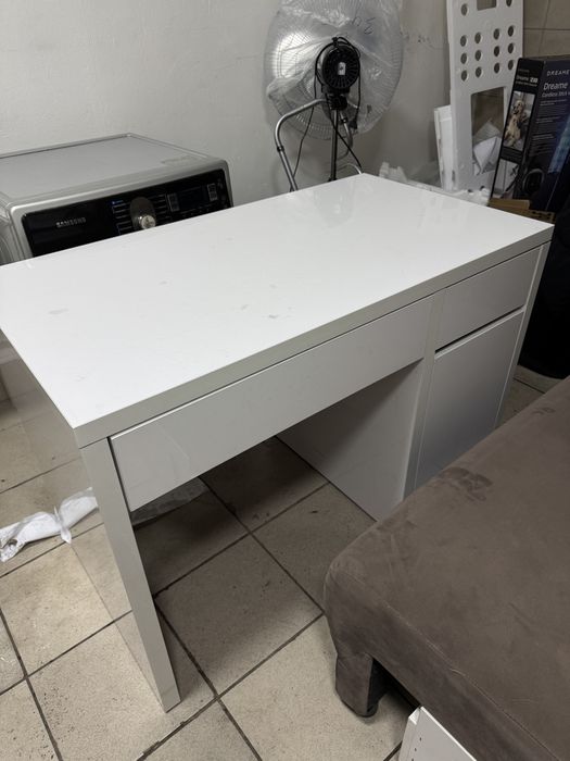 Стол компьютерный или для офиса