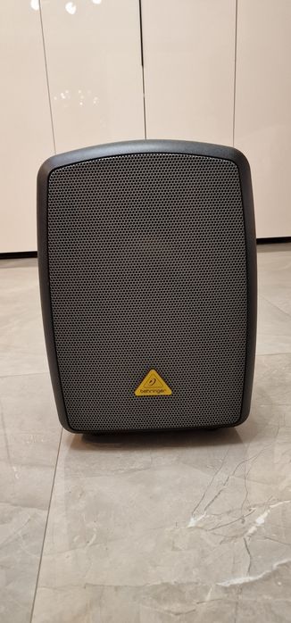 Vand boxa portabila  behringer