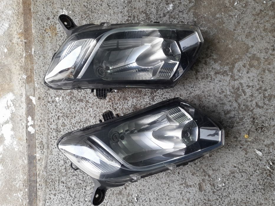 Set Far Farui Stanga Dreapta Dacia Sandero Stepway Logan