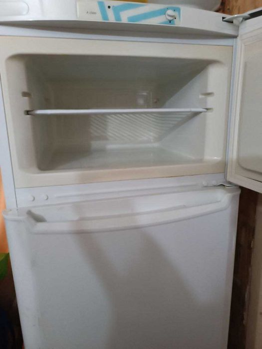 Холодильник Indesit