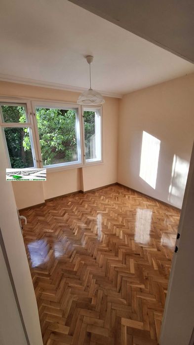 Дава се под наем Офис в Пловдив, Център - 110 кв.м за 598.23 € - Снимка #1