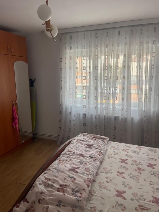 Apartament 3 camere de vanzare