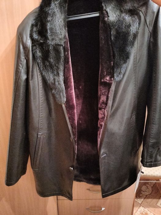 Продам куртку кожанную