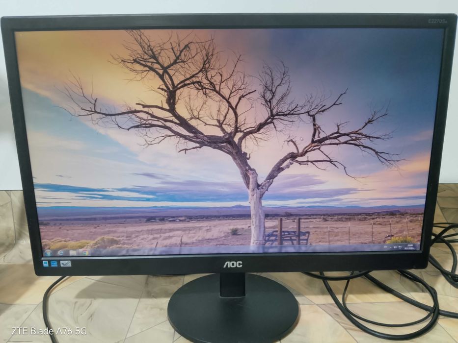 Тънък 21.5" Full HD LED Монитор AOC E2270SWN – Отличен!