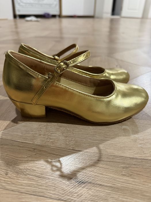 Туфли для народных танцев