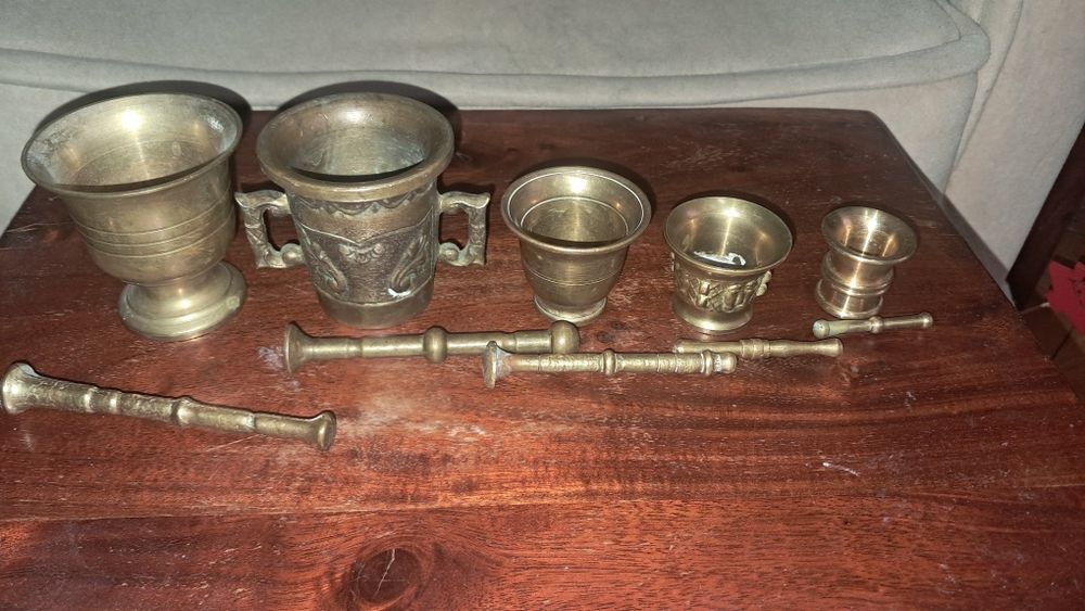 5 mojare din bronz  cu pistil