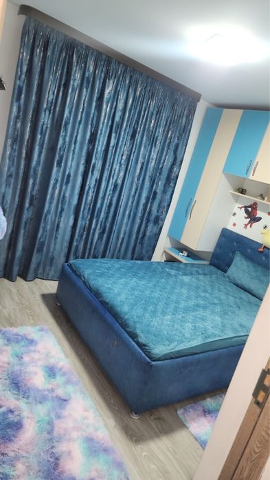 Vand sau schimb apartament cu 4 camere cu casa