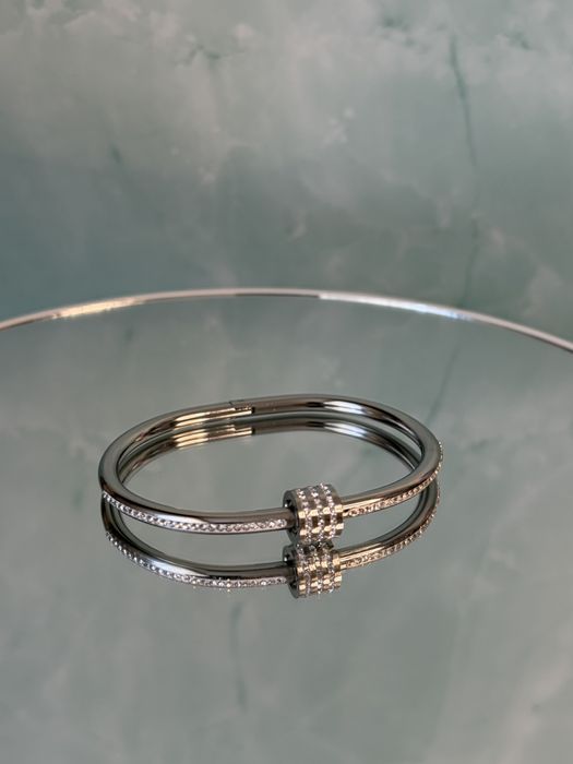 Дамски гривни различни модели