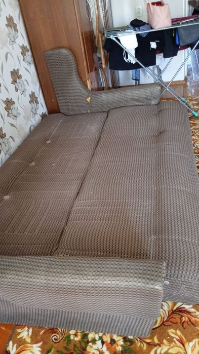 Отдам бесплатно два дивана