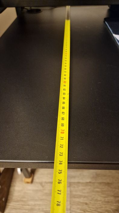 Продам компьютерный стол ikea Fredde