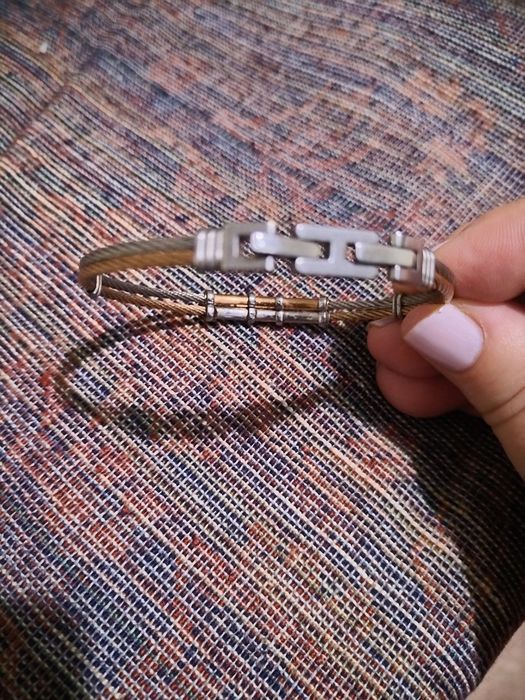 Стоманени гривни