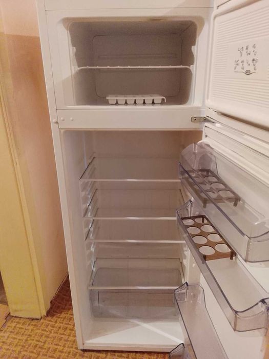 Хладилник почти нов