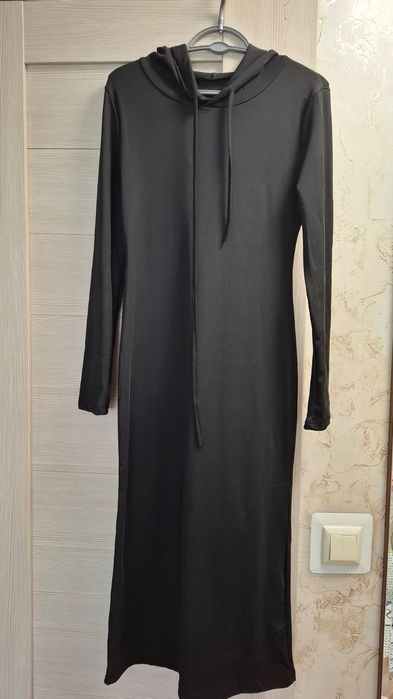Черное платье худи (лапша). Размер S