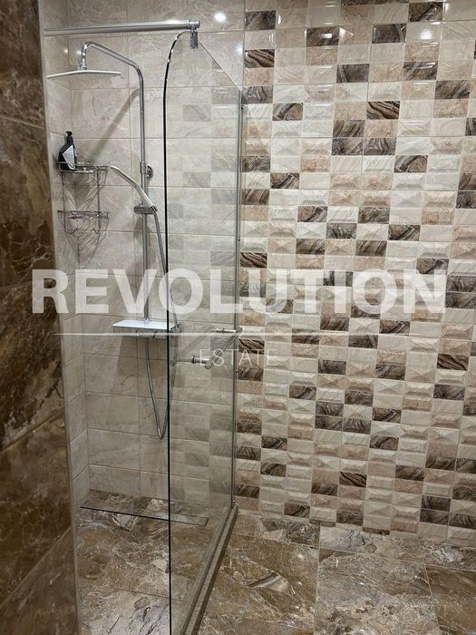 Дава се под наем Тристаен апартамент в Варна, Автогара - 115 кв.м за 700 € - Снимка #7