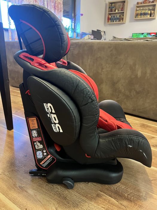 Scaun auto cu isofix