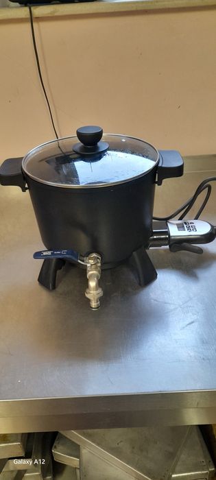 Електрическа тенджера  и восъкотопител