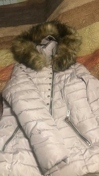 Продам зимние куртки для девочки подростка