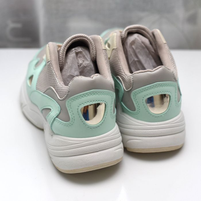 Adidași dama NOI - Model Deosebit