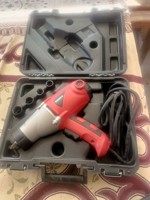 Гайковерт электрический