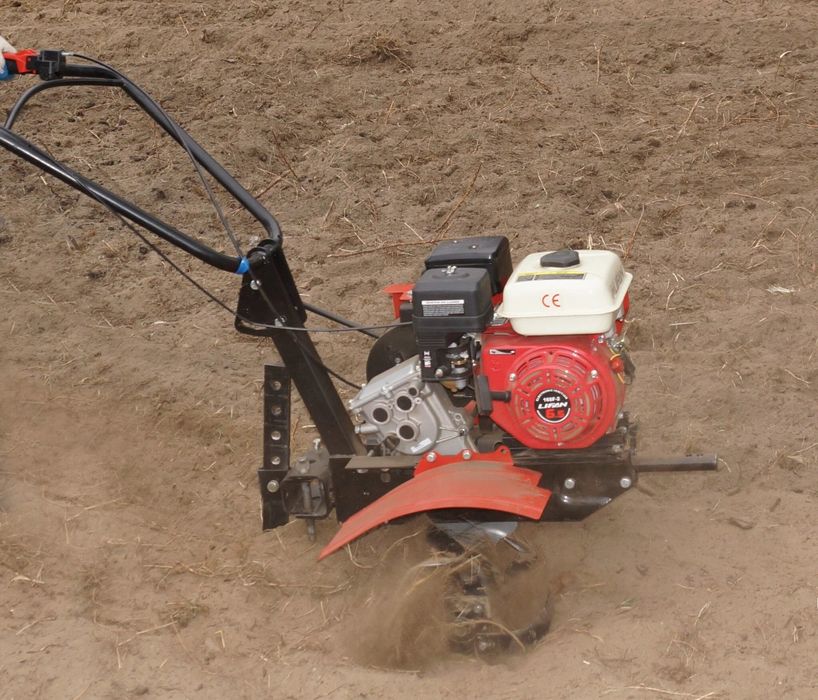 Вспашка огорода  мотоблоком