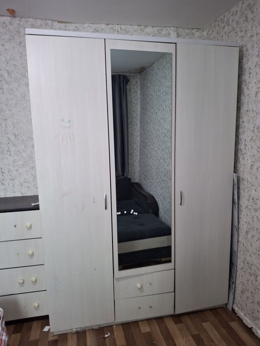 Продам шкаф для спальни самовывоз