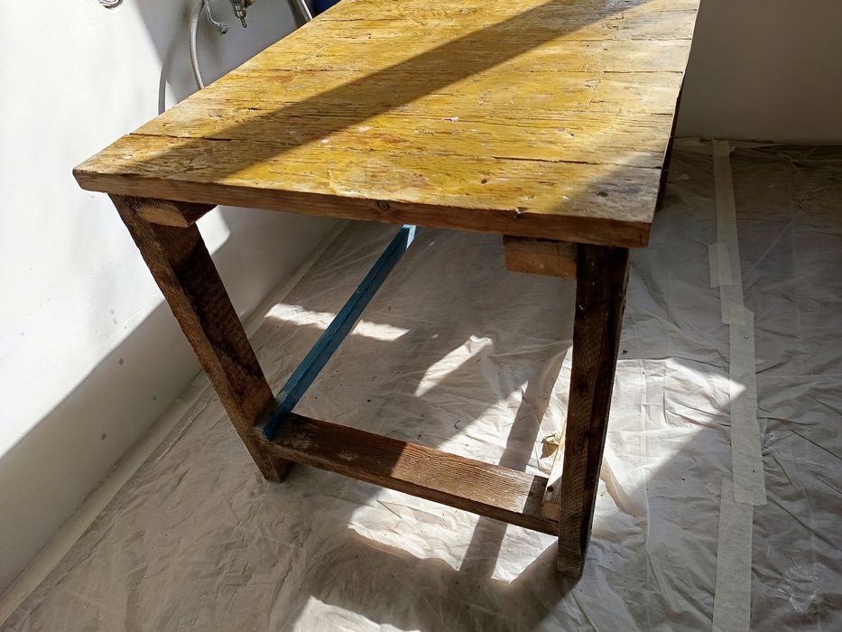 Продам стол деревянный