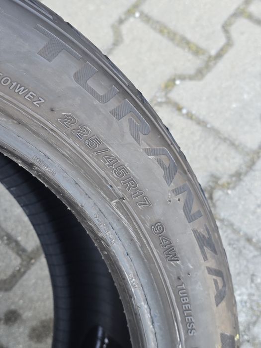 225 45 17 Bridgestone