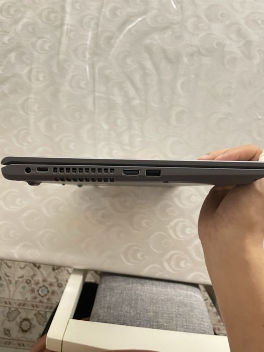 Продаю ноутбук Asus