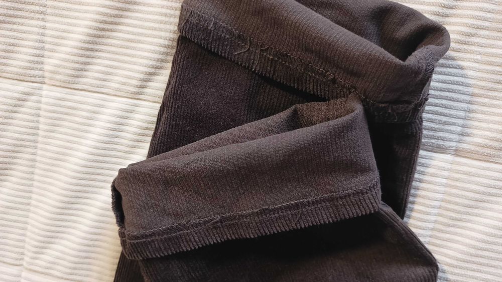 Pantaloni raiati maro inchis