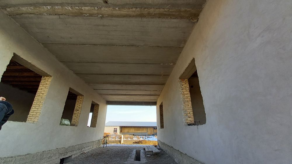 Uy sotiladi 20 sotiq