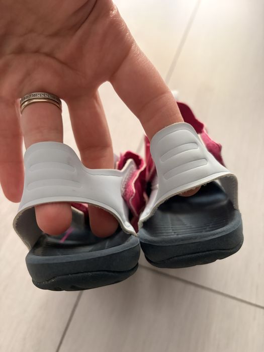 Sandale Nike marimea 27