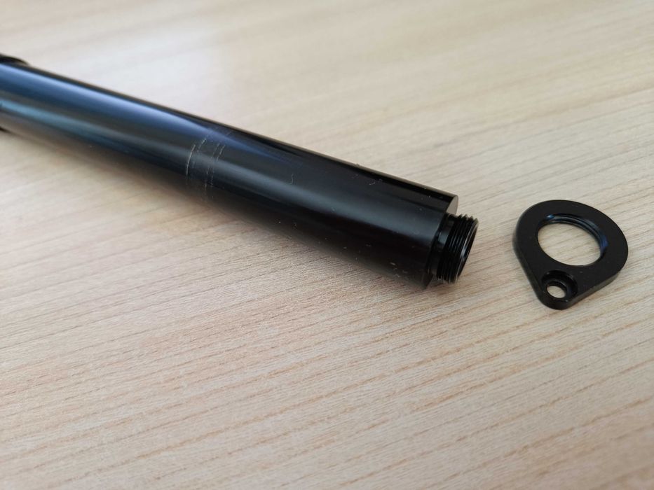 Проходна ос 20mm за вилка Fox