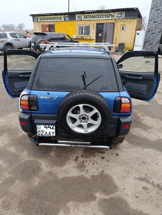 Продам машину Рав-4