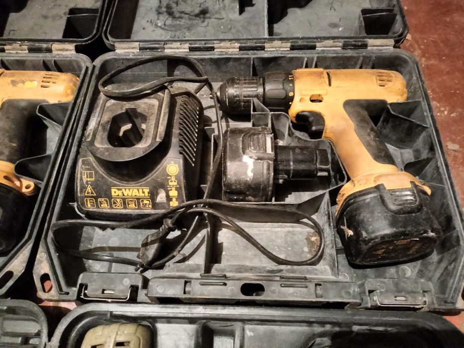 Шуруповерт DeWalt