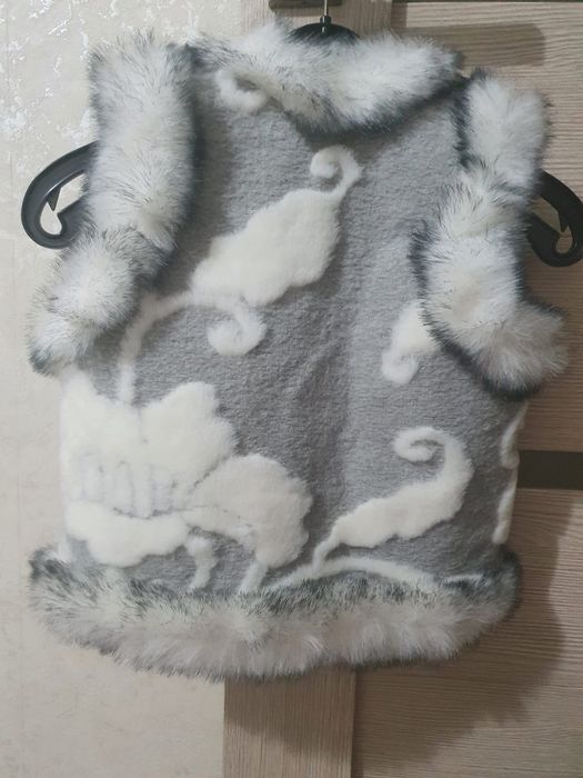 Меховая жилетка на девочку