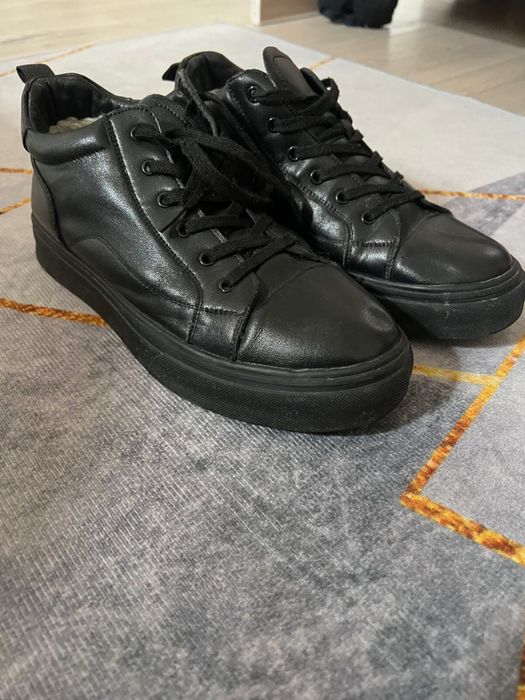 Продам зимние мужские ботинки