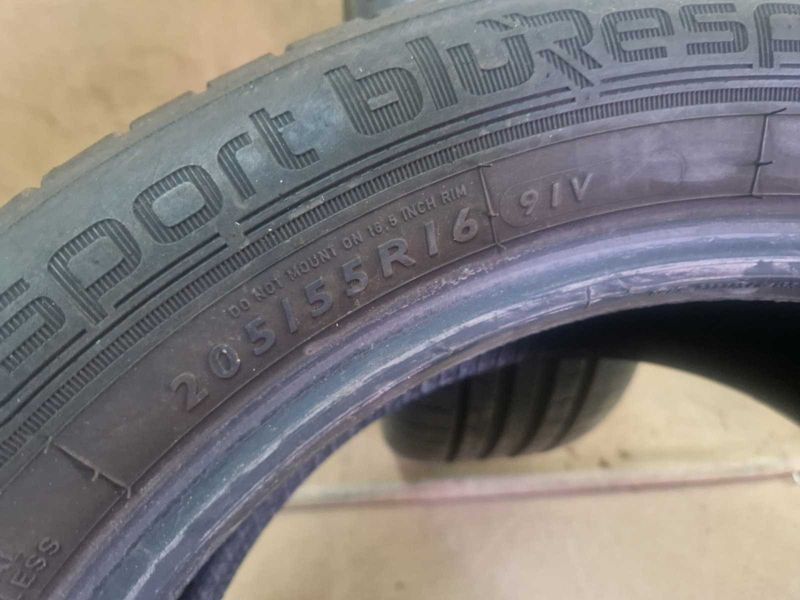 2 Dunlop R16 205/55
летни гуми
DOT1118