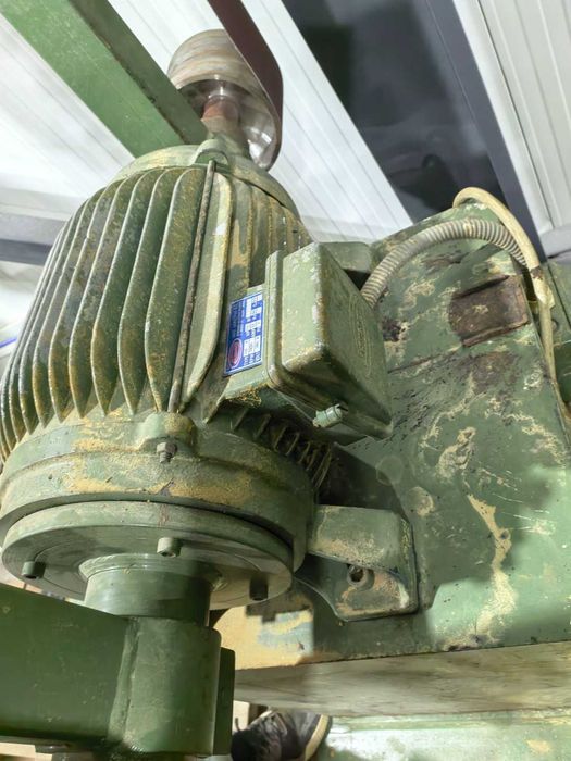 Вертикален шлайф с две шкурки и мотор 5,5кв.