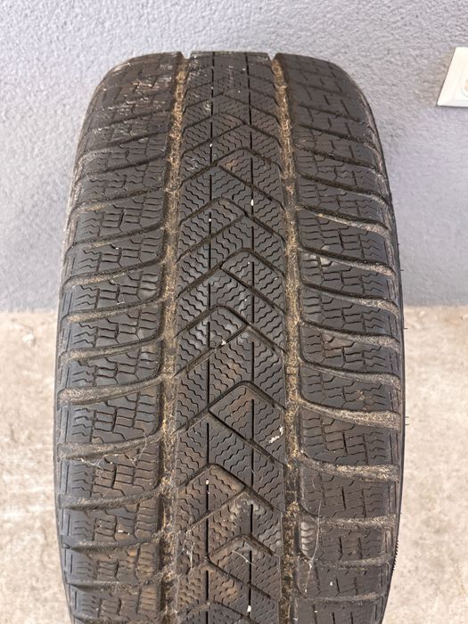Зимни Гуми Pirelli SOTTOZERO 3   235/40/R19