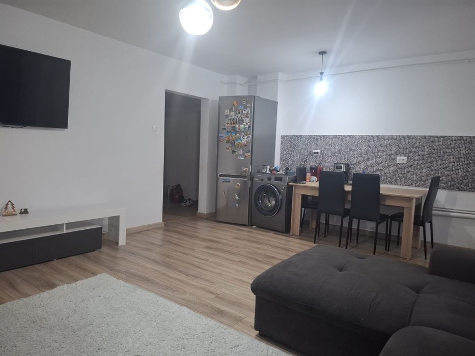Apartament 2 camere ,etaj 1,decomandat ,Gavana 2