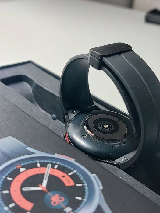 Samsung Galaxy Watch 5 Pro LTE 45mm Negru - Fullbox, Ca Nou + 3 Curele